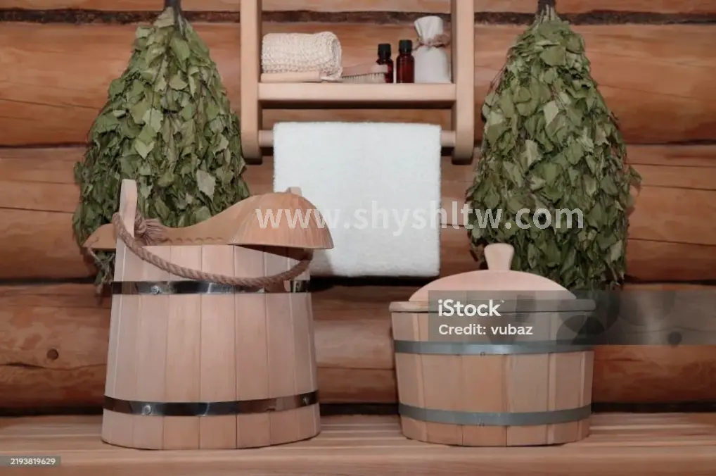 按摩师正在进行专业按摩